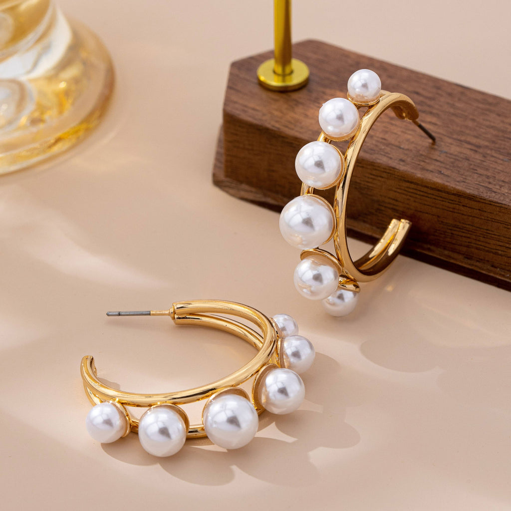 Stunning Bold Pearl Hoop Earring | 80E61575