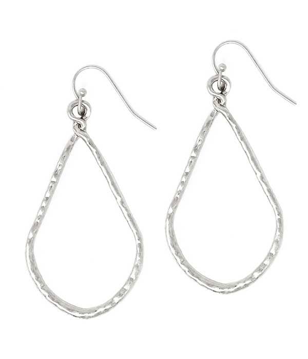 ( Q105 )  METAL TEARDROP EARRING
