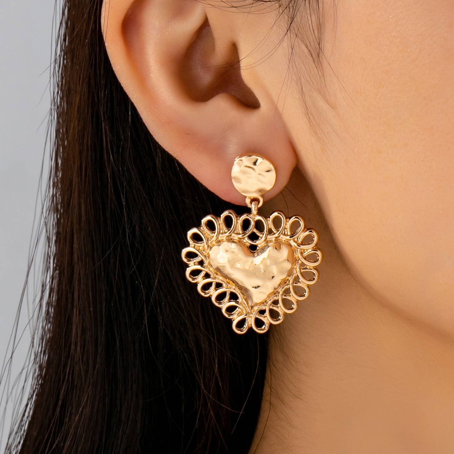 Ornate Hammered Heart Drop Earrings | 80E61656