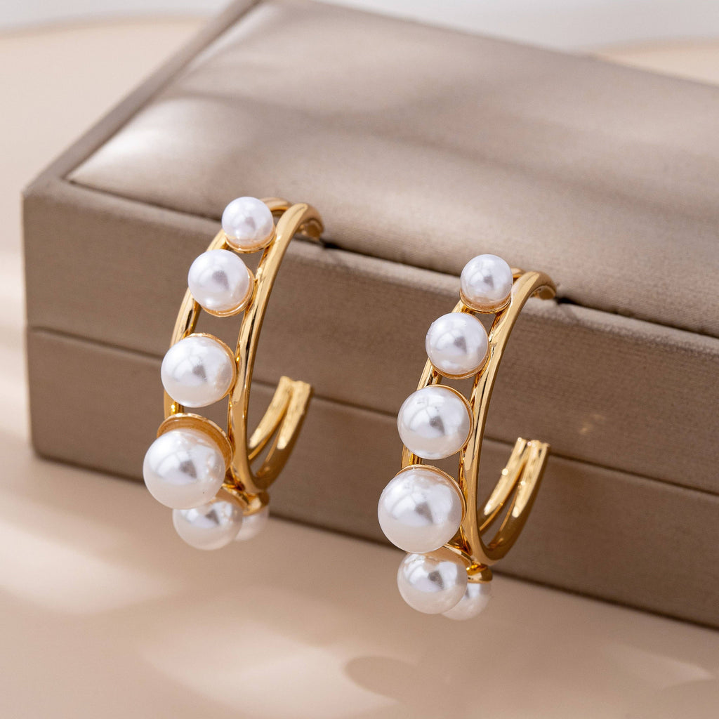 Stunning Bold Pearl Hoop Earring | 80E61575
