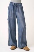 WASHED CHAMBRAY ELASTIC WAIST CARGO WIDE LEG PANTS