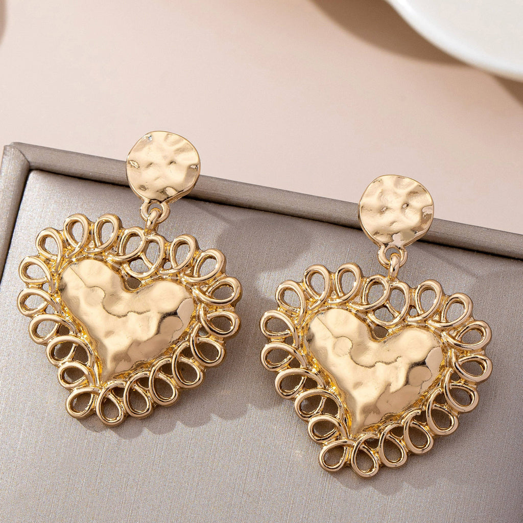 Ornate Hammered Heart Drop Earrings | 80E61656