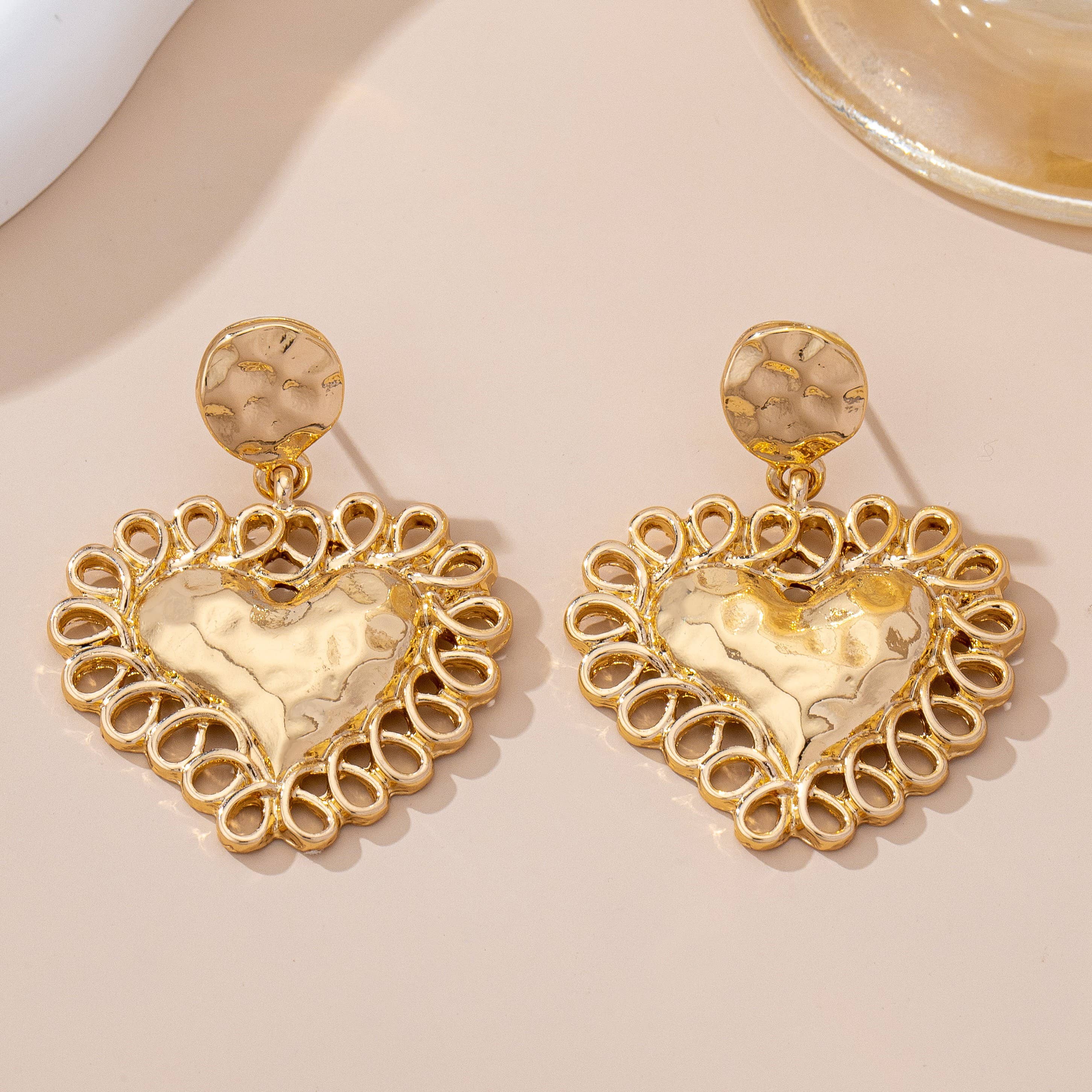 Ornate Hammered Heart Drop Earrings | 80E61656